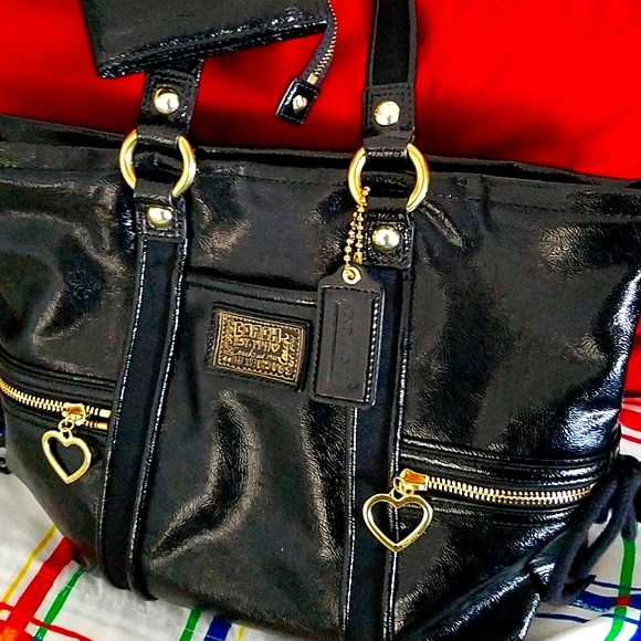 Purse and matching wristlet FREE SHIPPING - Picture 2 of 4